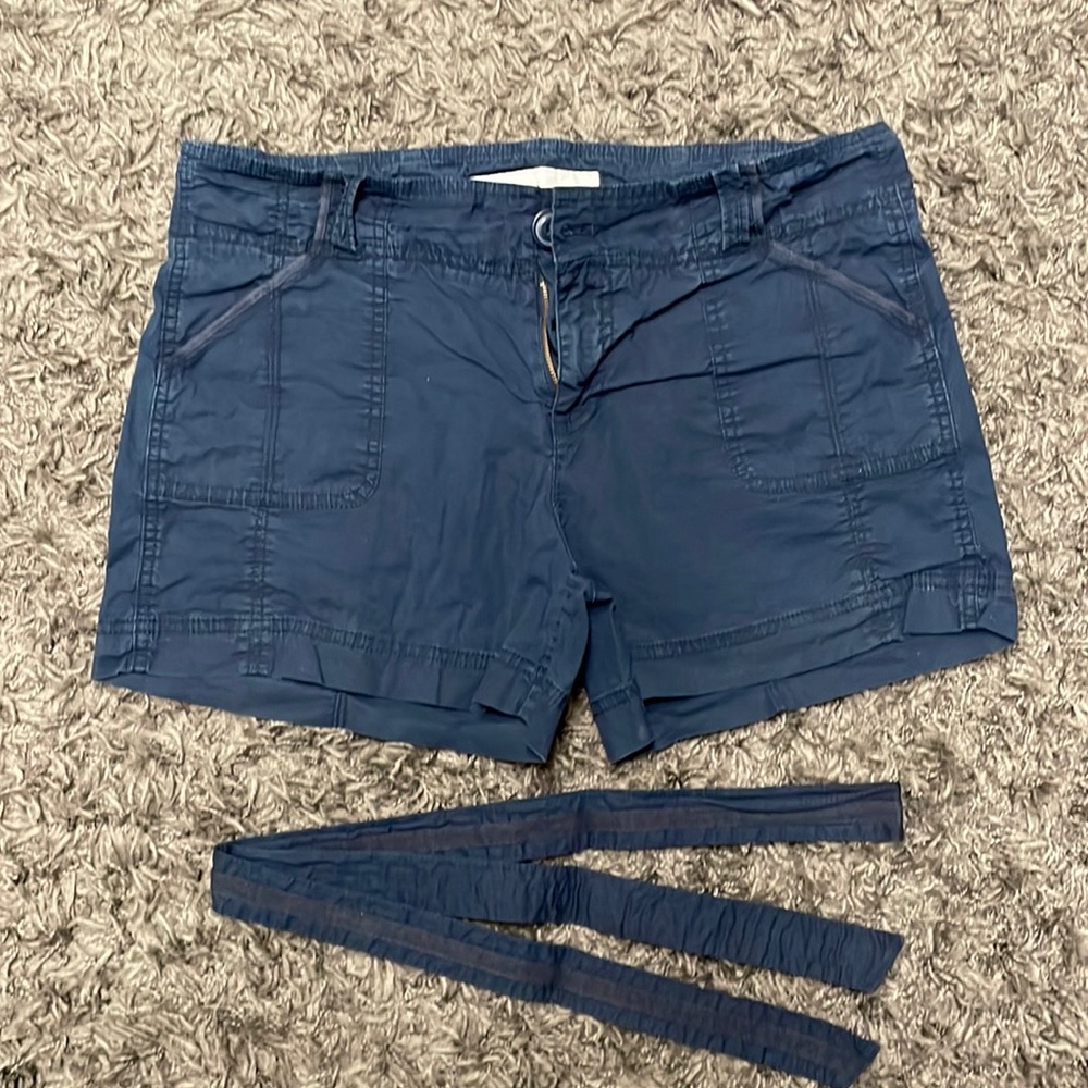 Old Navy Women’s Mid Rise Navy Shorts with Belt
